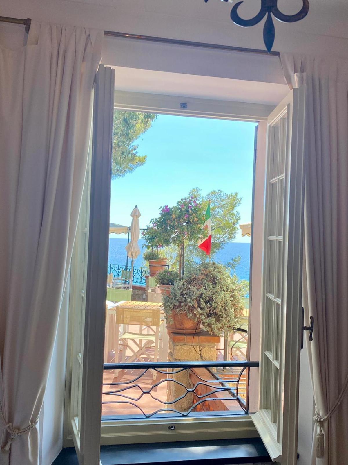 Hotel Punta Est Finale Ligure Zewnętrze zdjęcie