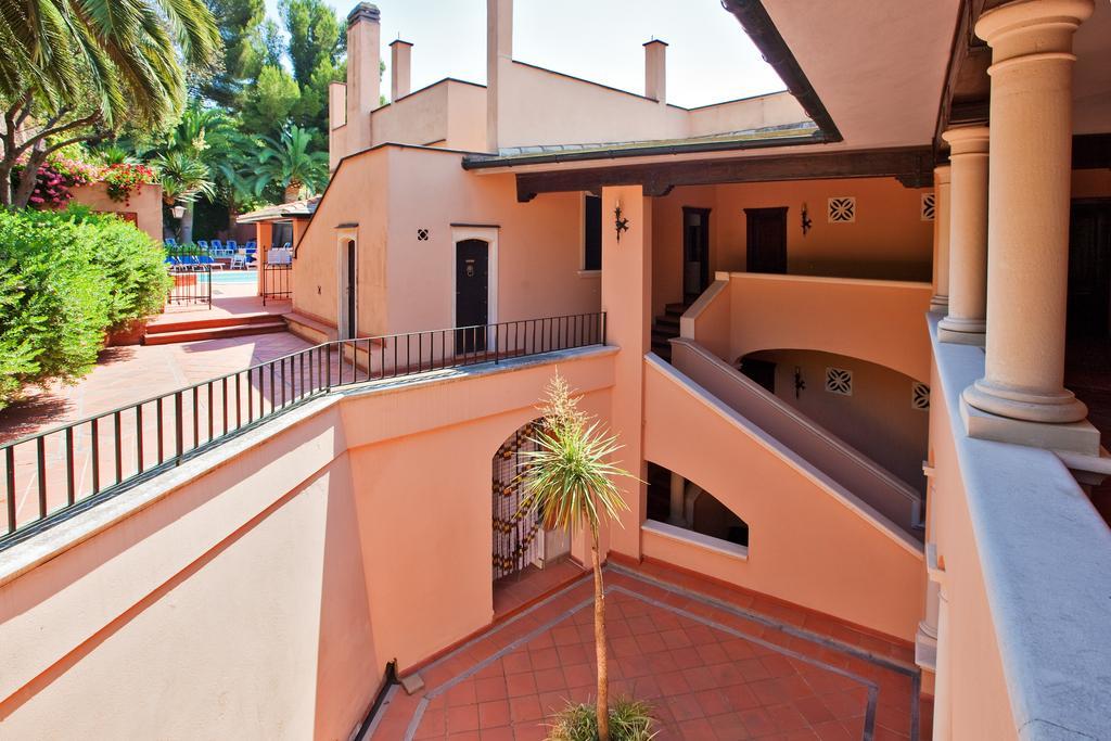 Hotel Punta Est Finale Ligure Zewnętrze zdjęcie