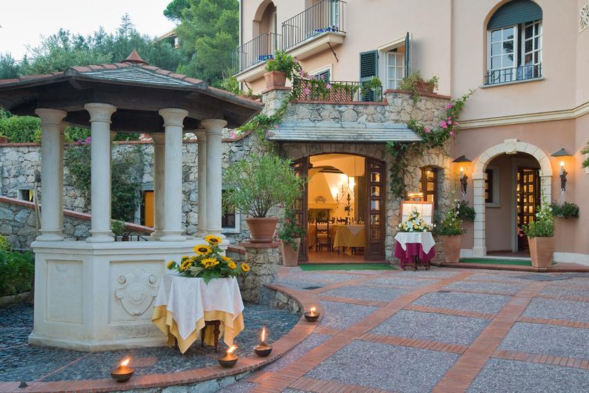 Hotel Punta Est Finale Ligure Zewnętrze zdjęcie