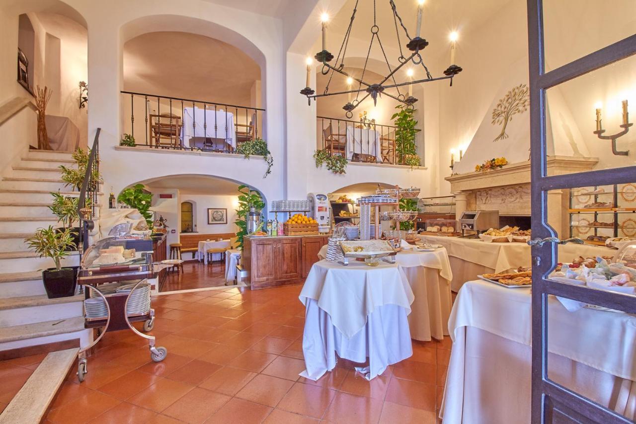 Hotel Punta Est Finale Ligure Zewnętrze zdjęcie